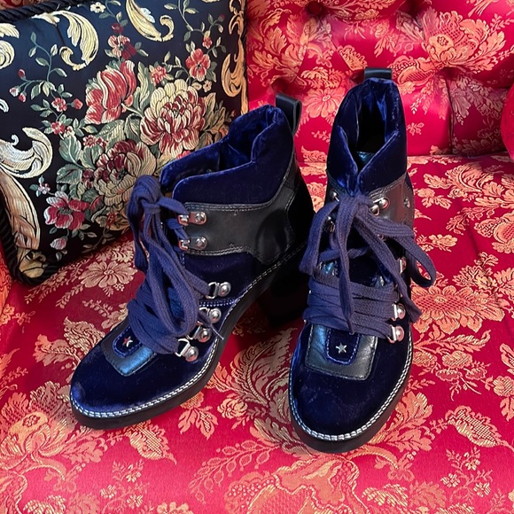 Isa Japia Boots, Heeled Boots, Gorgeous, Size 7.5 - Picture 1 of 8